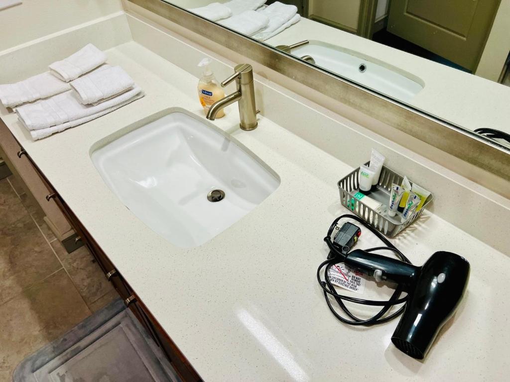Downtown Apt Free Parking - Pool - Gym - Fully Kitchen Houston Extérieur photo