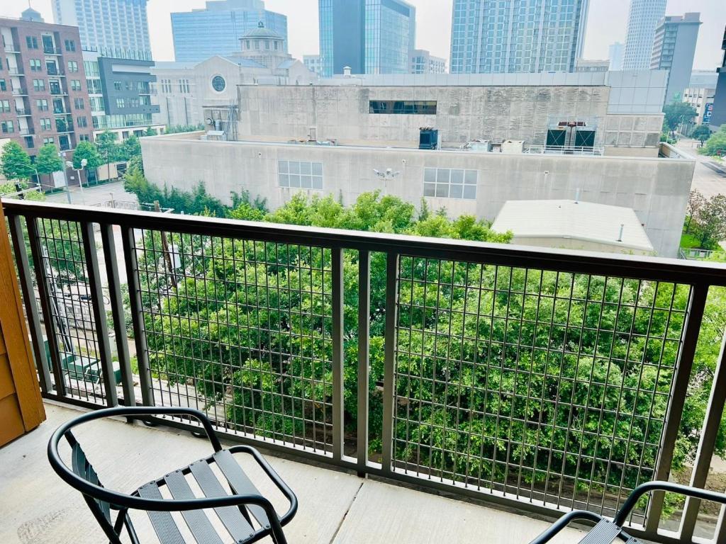 Downtown Apt Free Parking - Pool - Gym - Fully Kitchen Houston Extérieur photo